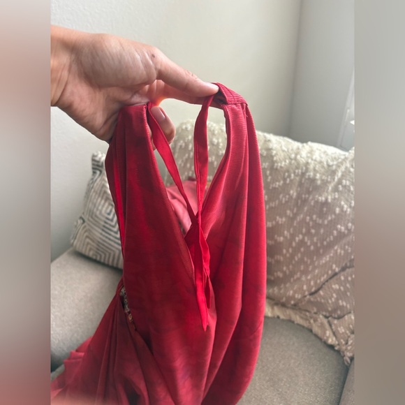 NWT Lashkaraa Elegant Red Floral Saree - Picture 16 of 16